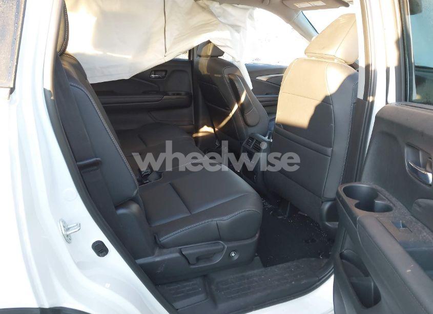 Photo 8 of 2022 Honda Pilot 2WD SPECIAL EDITION (VIN 5FNYF5H26NB028947)