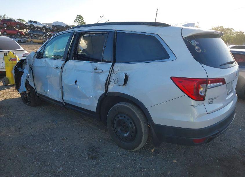 Photo 3 of 2022 Honda Pilot 2WD SPECIAL EDITION (VIN 5FNYF5H28NB015732)