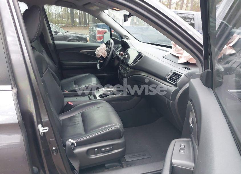 Photo 5 of 2022 Honda Pilot 2WD SPECIAL EDITION (VIN 5FNYF5H29NB005260)