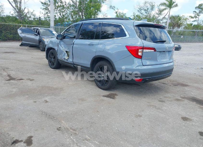 Photo 3 of 2022 Honda Pilot 2WD SPECIAL EDITION (VIN 5FNYF5H29NB034421)