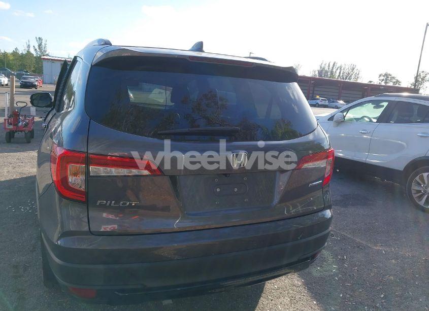 Photo 16 of 2021 Honda Pilot 2WD SPECIAL EDITION (VIN 5FNYF5H2XMB013799)