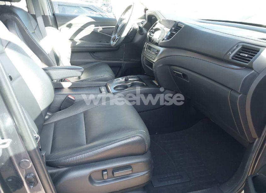 Photo 5 of 2021 Honda Pilot 2WD SPECIAL EDITION (VIN 5FNYF5H2XMB013799)