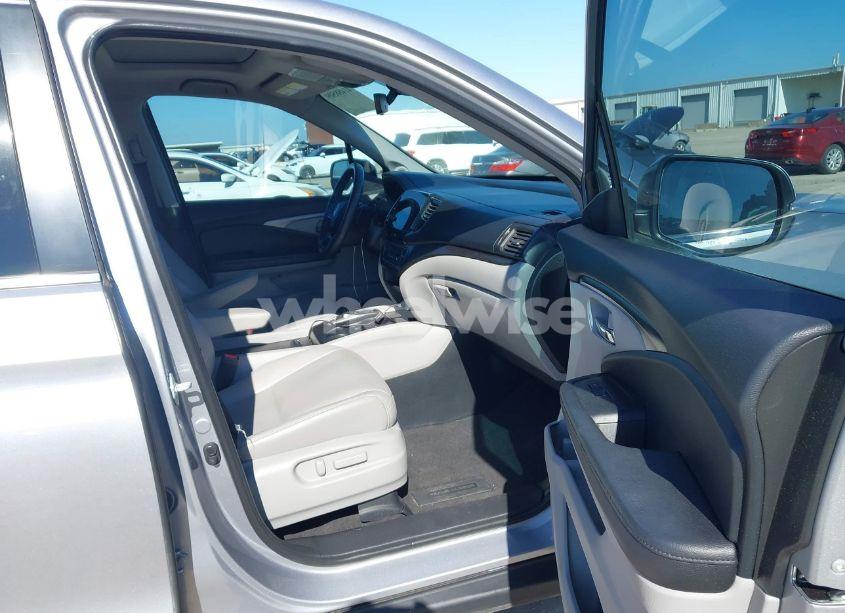 Photo 5 of 2022 Honda Pilot 2WD SPECIAL EDITION (VIN 5FNYF5H2XNB014159)