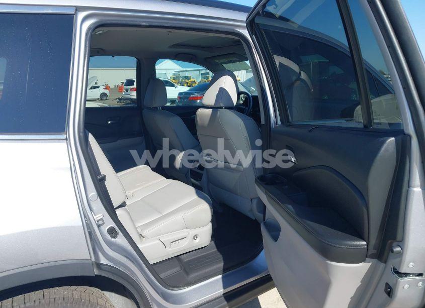 Photo 8 of 2022 Honda Pilot 2WD SPECIAL EDITION (VIN 5FNYF5H2XNB014159)