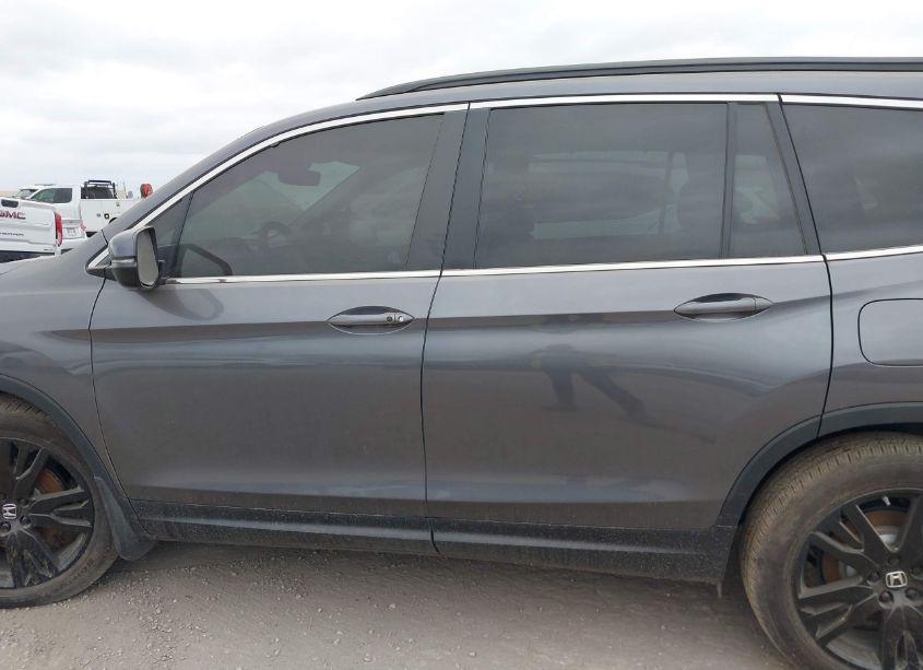 Photo 14 of 2022 Honda Pilot 2WD SPECIAL EDITION (VIN 5FNYF5H2XNB033858)