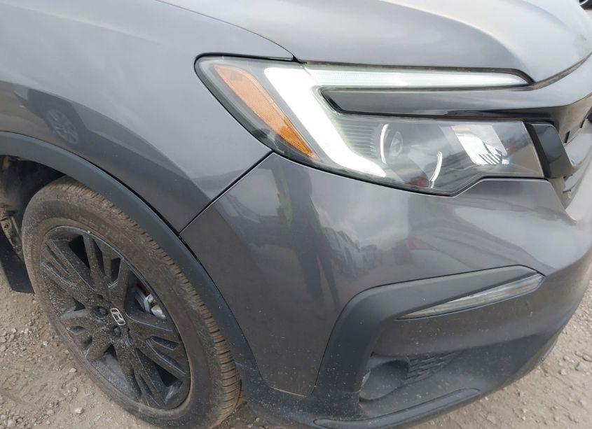 Photo 6 of 2022 Honda Pilot 2WD SPECIAL EDITION (VIN 5FNYF5H2XNB033858)