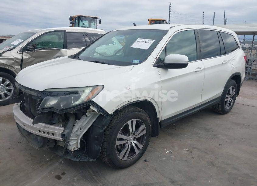 Photo 2 of 2017 Honda Pilot EX (VIN 5FNYF5H30HB019240)
