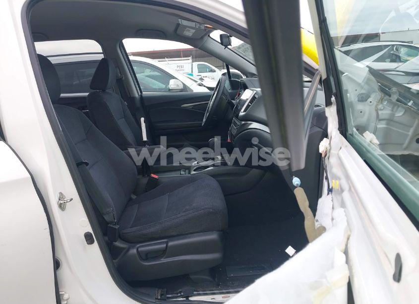 Photo 5 of 2017 Honda Pilot EX (VIN 5FNYF5H30HB019240)