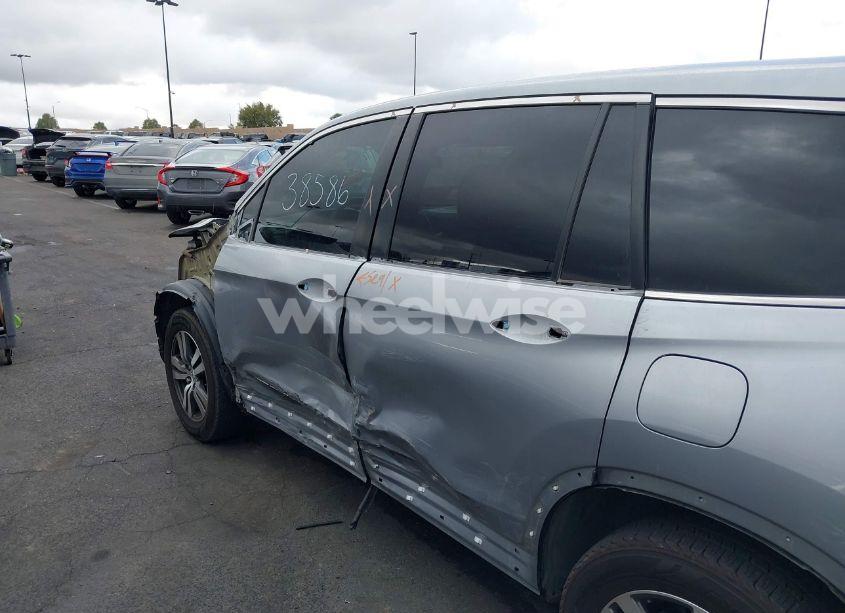 Photo 15 of 2018 Honda Pilot EX (VIN 5FNYF5H30JB008857)