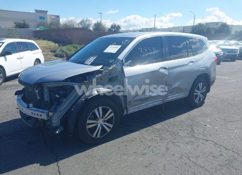 Photo 2 of 2018 Honda Pilot EX (VIN 5FNYF5H30JB008857)