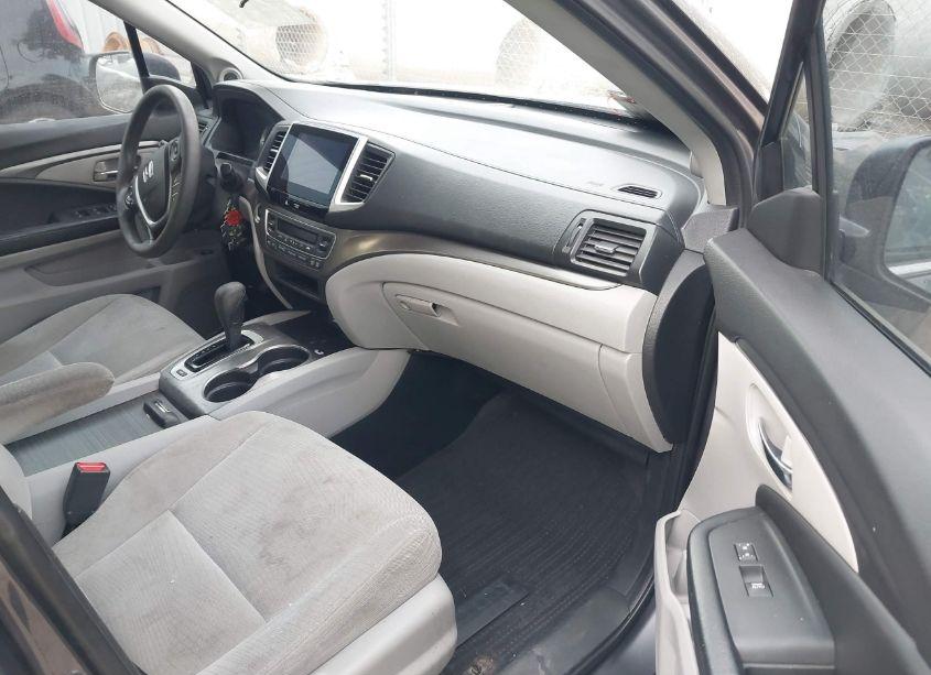 Photo 5 of 2016 Honda Pilot EX (VIN 5FNYF5H31GB021612)