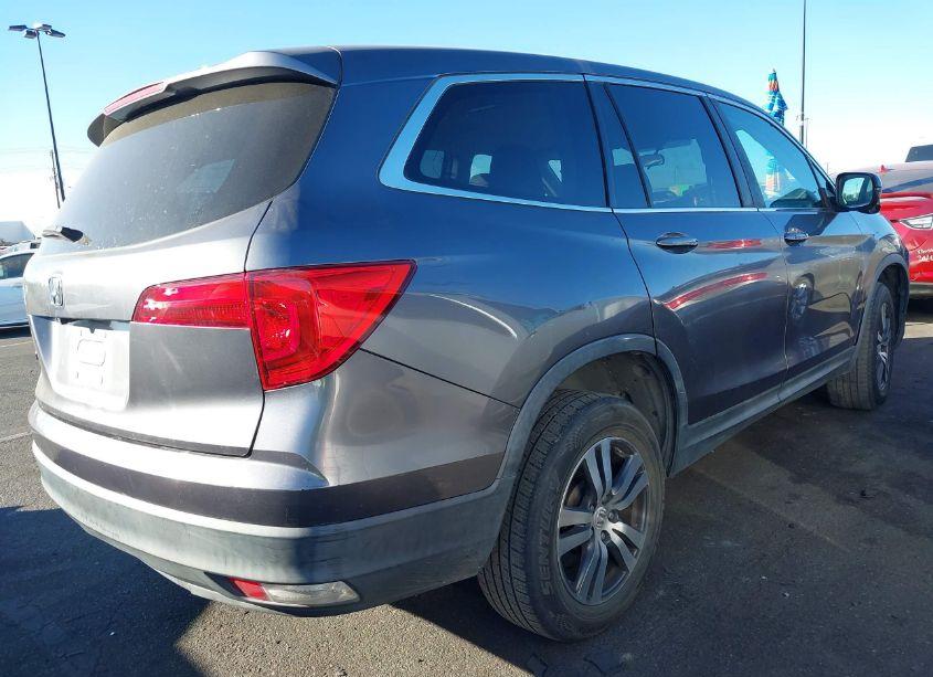 Photo 4 of 2017 Honda Pilot EX (VIN 5FNYF5H31HB001684)