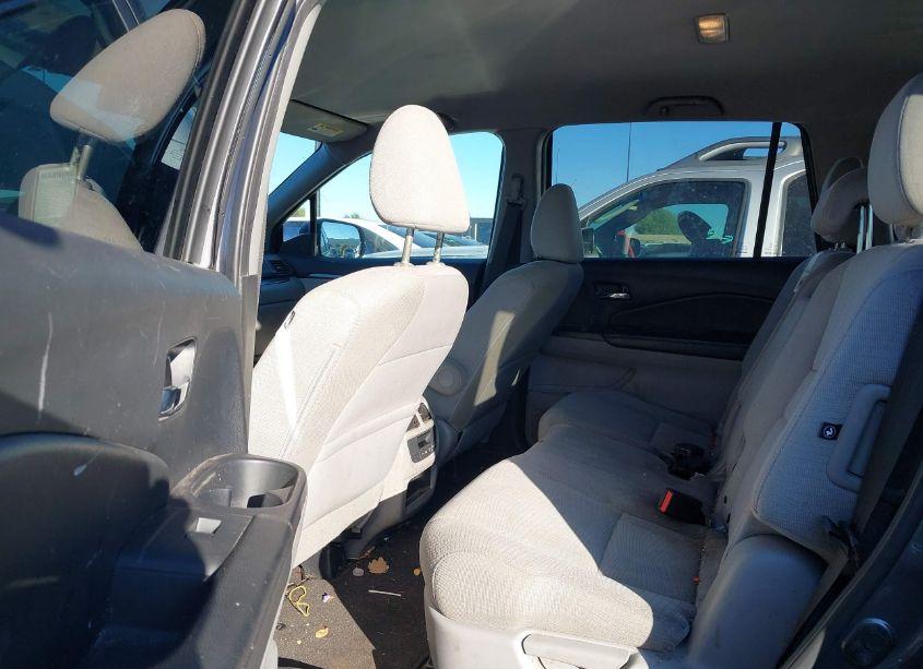 Photo 8 of 2017 Honda Pilot EX (VIN 5FNYF5H31HB001684)