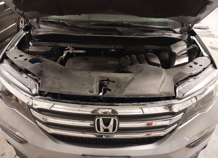 Photo 10 of 2018 Honda Pilot EX (VIN 5FNYF5H31JB014876)