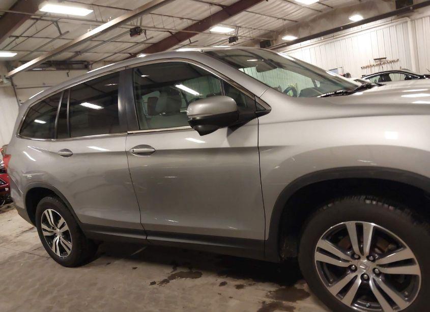 Photo 14 of 2018 Honda Pilot EX (VIN 5FNYF5H31JB014876)