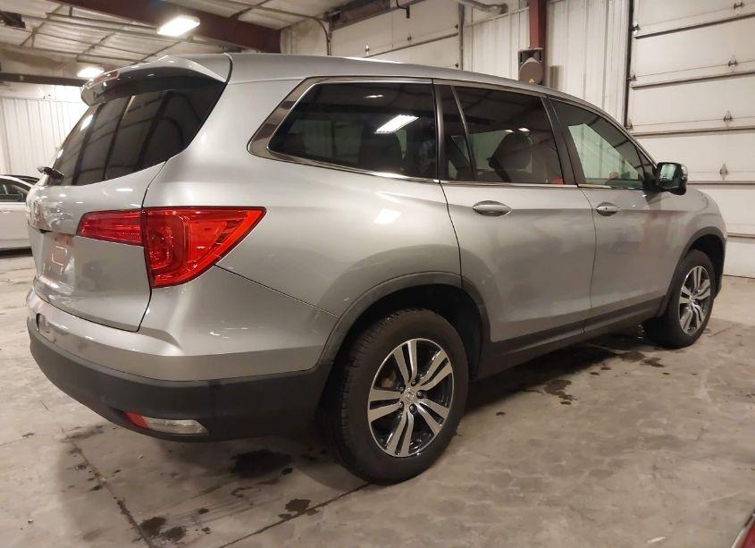 Photo 4 of 2018 Honda Pilot EX (VIN 5FNYF5H31JB014876)