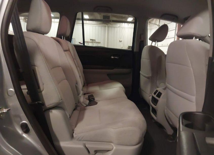 Photo 8 of 2018 Honda Pilot EX (VIN 5FNYF5H31JB014876)