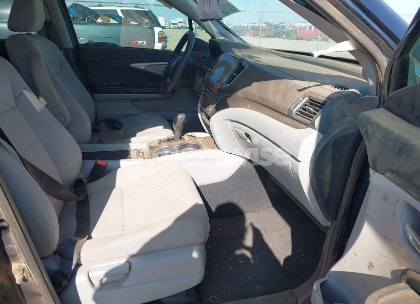 Photo 5 of 2019 Honda Pilot EX (VIN 5FNYF5H32KB038606)