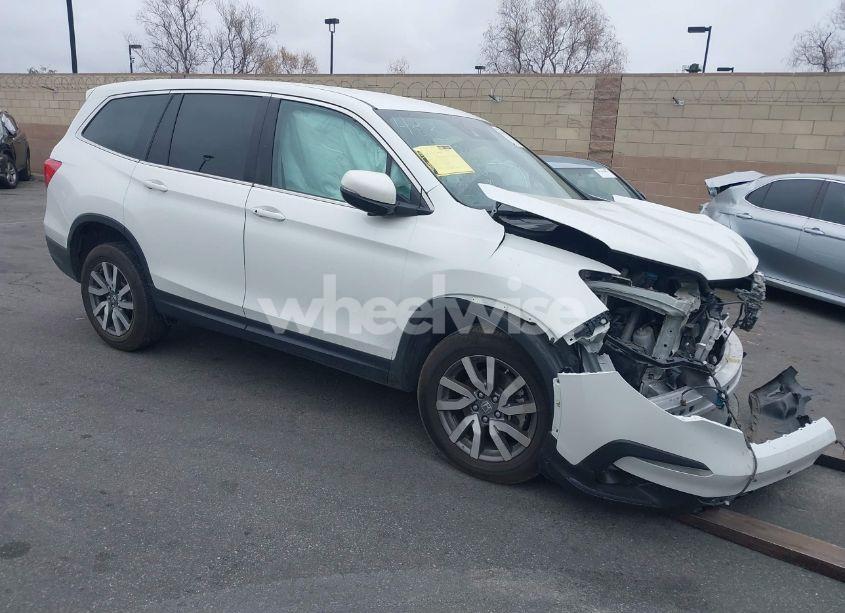 2021 Honda Pilot 2WD EX (VIN 5FNYF5H32MB016463) main photo