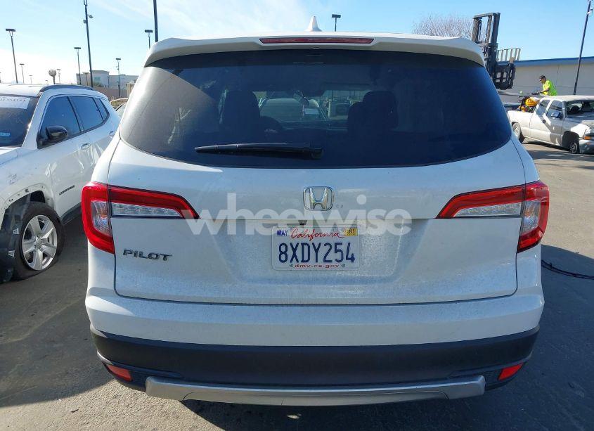 Photo 17 of 2021 Honda Pilot 2WD EX (VIN 5FNYF5H32MB016463)