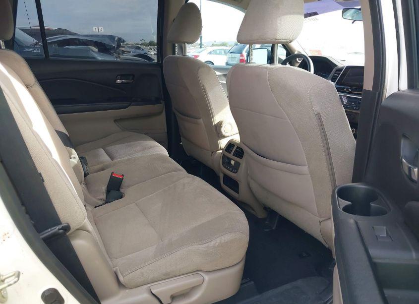 Photo 8 of 2017 Honda Pilot EX (VIN 5FNYF5H33HB006594)