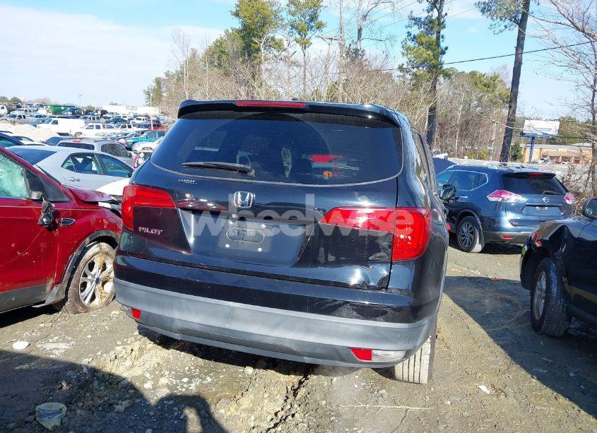 Photo 16 of 2018 Honda Pilot EX (VIN 5FNYF5H33JB029458)