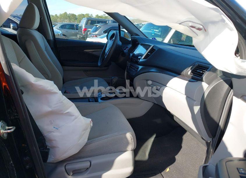 Photo 5 of 2018 Honda Pilot EX (VIN 5FNYF5H33JB029458)