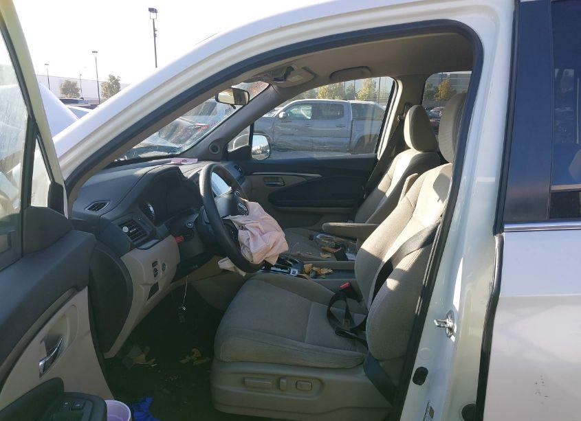 Photo 5 of 2016 Honda Pilot EX (VIN 5FNYF5H34GB043832)