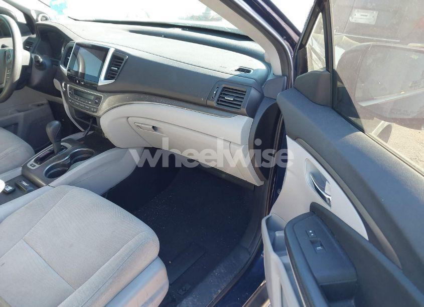 Photo 5 of 2016 Honda Pilot EX (VIN 5FNYF5H34GB052983)