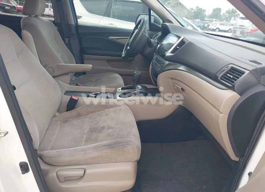 Photo 5 of 2016 Honda Pilot EX (VIN 5FNYF5H35GB001217)