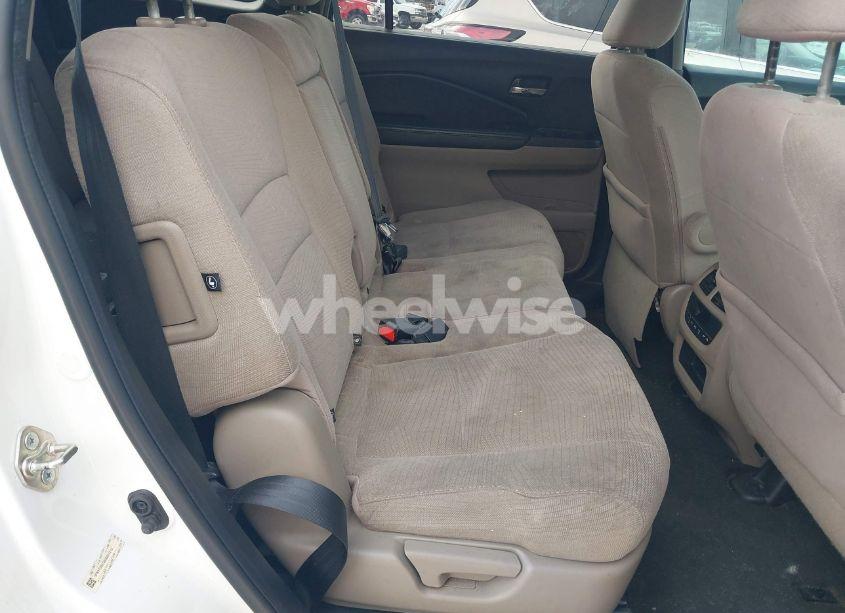 Photo 8 of 2016 Honda Pilot EX (VIN 5FNYF5H35GB001217)