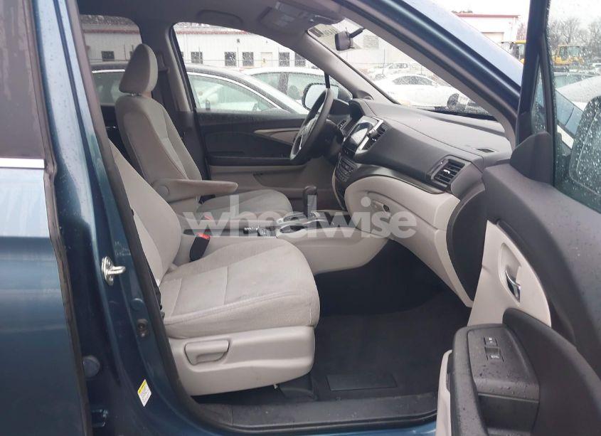 Photo 5 of 2016 Honda Pilot EX (VIN 5FNYF5H35GB024612)