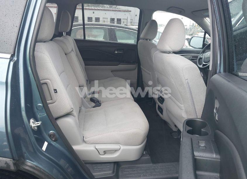 Photo 8 of 2016 Honda Pilot EX (VIN 5FNYF5H35GB024612)