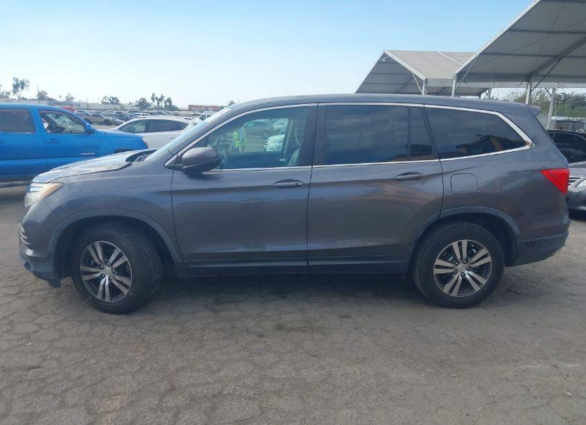 Photo 15 of 2016 Honda Pilot EX (VIN 5FNYF5H35GB051017)