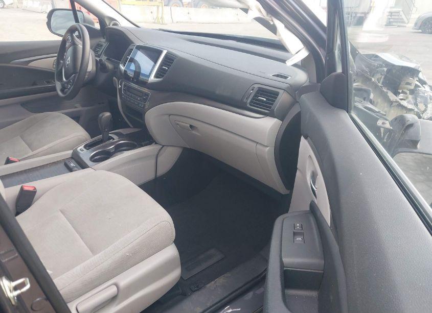 Photo 5 of 2016 Honda Pilot EX (VIN 5FNYF5H35GB051017)