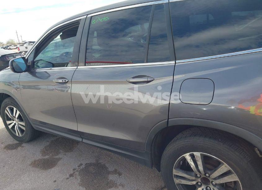 Photo 15 of 2016 Honda Pilot EX (VIN 5FNYF5H35GB051020)
