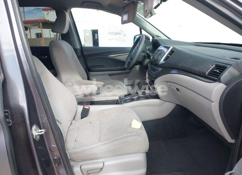 Photo 5 of 2016 Honda Pilot EX (VIN 5FNYF5H35GB051020)