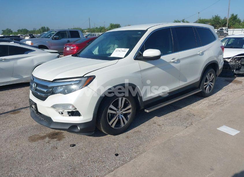Photo 2 of 2018 Honda Pilot EX (VIN 5FNYF5H36JB010998)