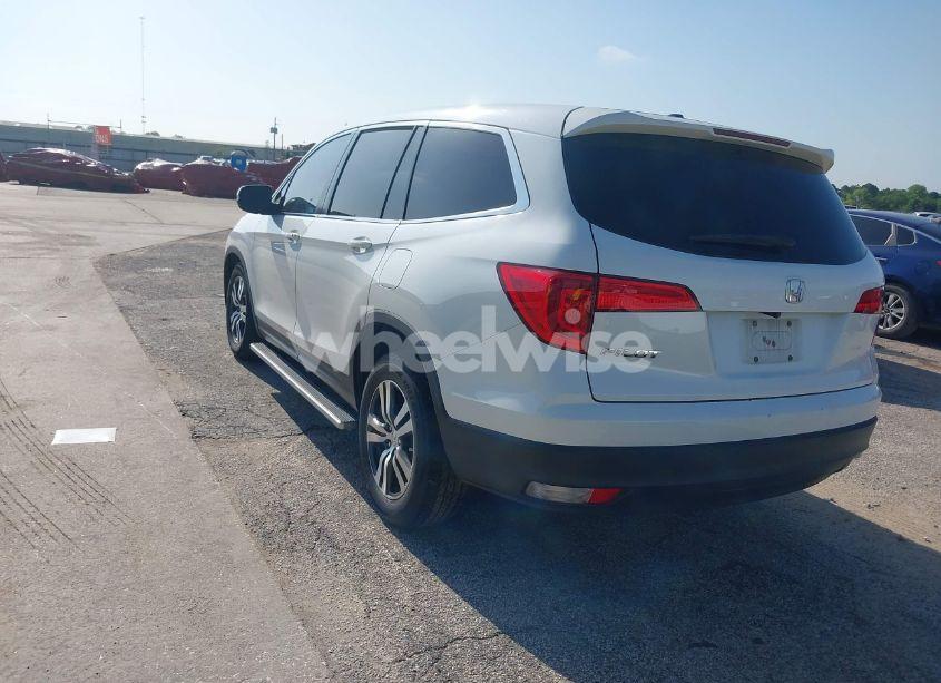 Photo 3 of 2018 Honda Pilot EX (VIN 5FNYF5H36JB010998)