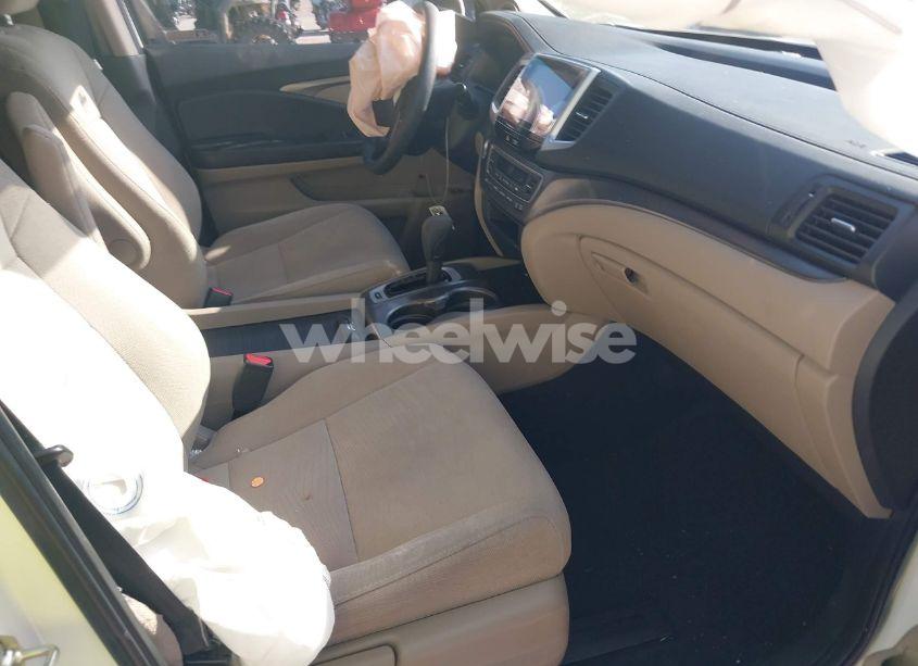 Photo 5 of 2018 Honda Pilot EX (VIN 5FNYF5H36JB010998)
