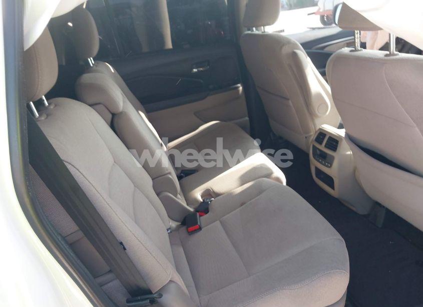 Photo 8 of 2018 Honda Pilot EX (VIN 5FNYF5H36JB010998)