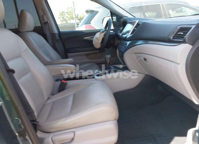 Photo 5 of 2016 Honda Pilot EX (VIN 5FNYF5H37GB052279)