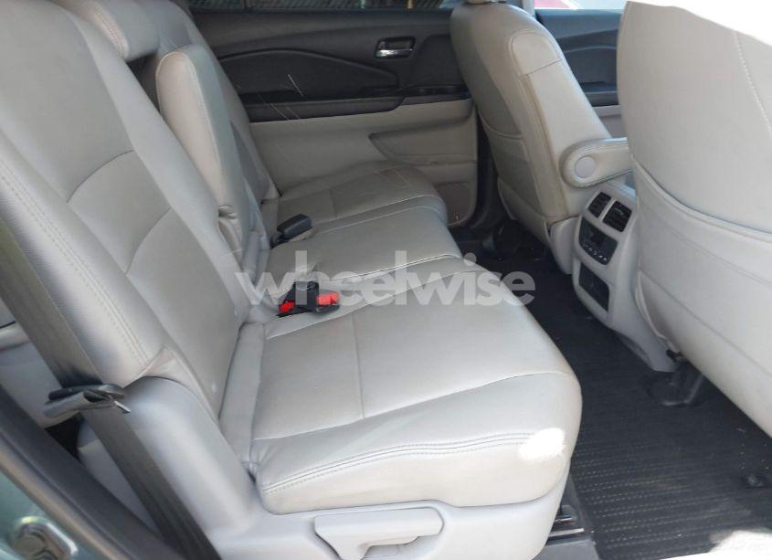 Photo 8 of 2016 Honda Pilot EX (VIN 5FNYF5H37GB052279)