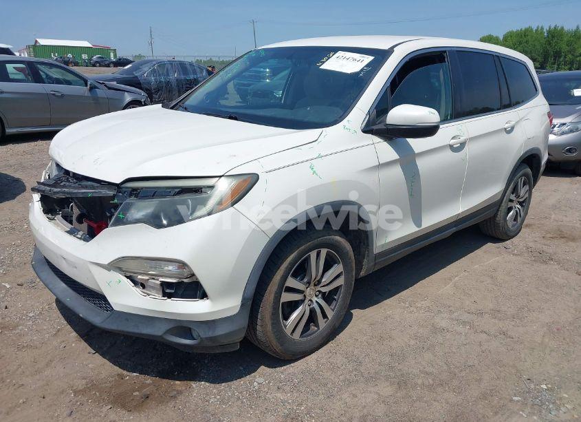 Photo 2 of 2016 Honda Pilot EX (VIN 5FNYF5H38GB009876)