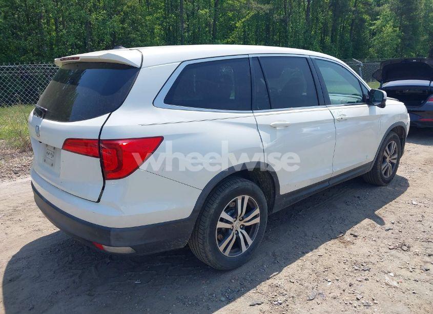Photo 4 of 2016 Honda Pilot EX (VIN 5FNYF5H38GB009876)