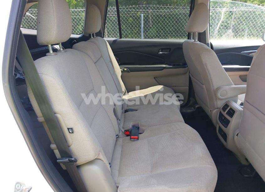 Photo 8 of 2016 Honda Pilot EX (VIN 5FNYF5H38GB009876)