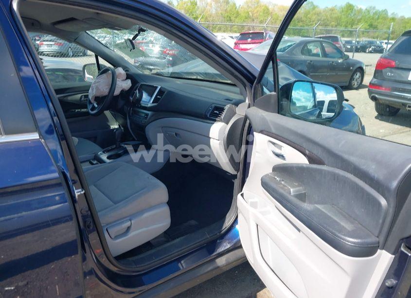 Photo 5 of 2016 Honda Pilot EX (VIN 5FNYF5H38GB009909)