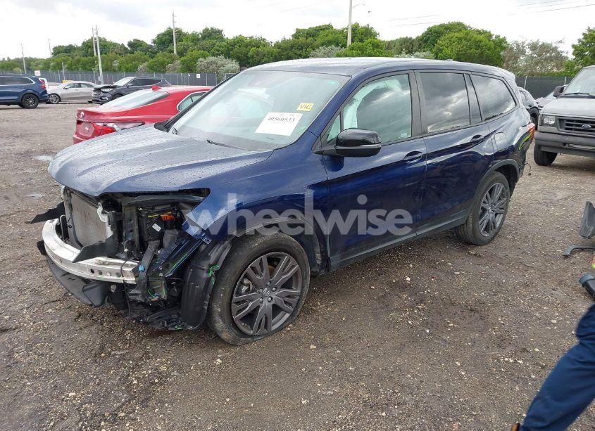 Photo 2 of 2022 Honda Pilot 2WD SPORT (VIN 5FNYF5H38NB029025)