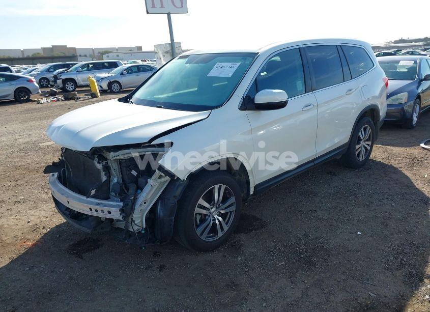 Photo 2 of 2018 Honda Pilot EX (VIN 5FNYF5H39JB003706)