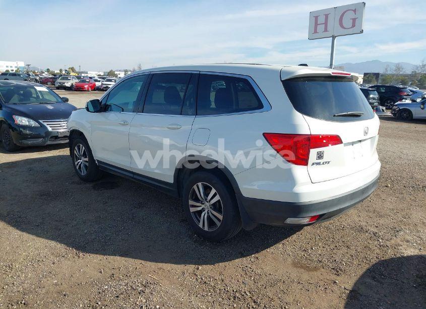 Photo 3 of 2018 Honda Pilot EX (VIN 5FNYF5H39JB003706)